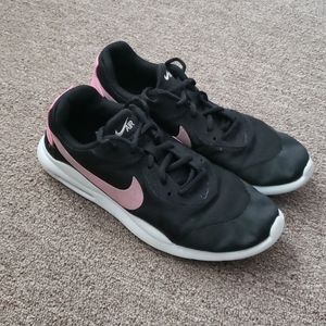 🍁 Women's NIKE SNEAKERS 🍁